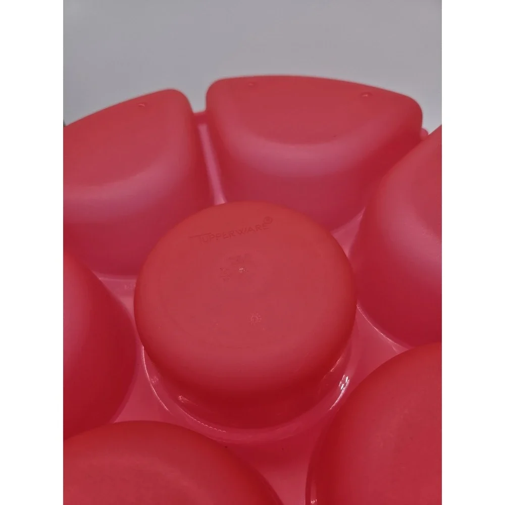 Tupperware Red Serving Center New‎ _ Tray and Lid Only